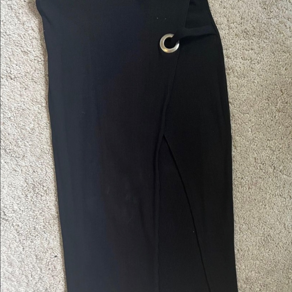 Mid length skirt